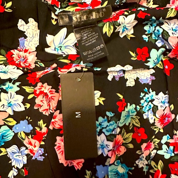 NWT Floral Romper | M - Picture 8 of 13